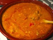 Recept na tento pokrm si moje babička donesla z Maďarska. Kuřecí paprikáš zavoní po celém bytě