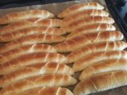 Jednoduchý recept na domácí rohlíky, které si už potom nikdy v obchodě nekoupíte
